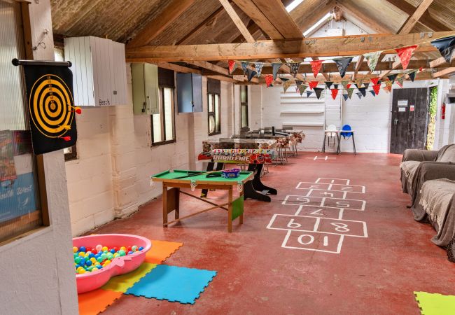 Chalet in Ilfracombe - Oak Lotus Belle Tent Chalet in Ilfracombe - Oak Lotus Belle Tent