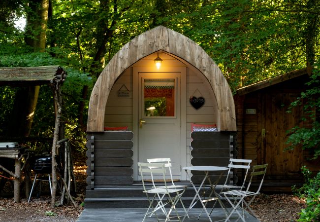 Chalet in Woolton Hill - Daisy Glamping Pod Chalet in Woolton Hill - Daisy Glamping Pod