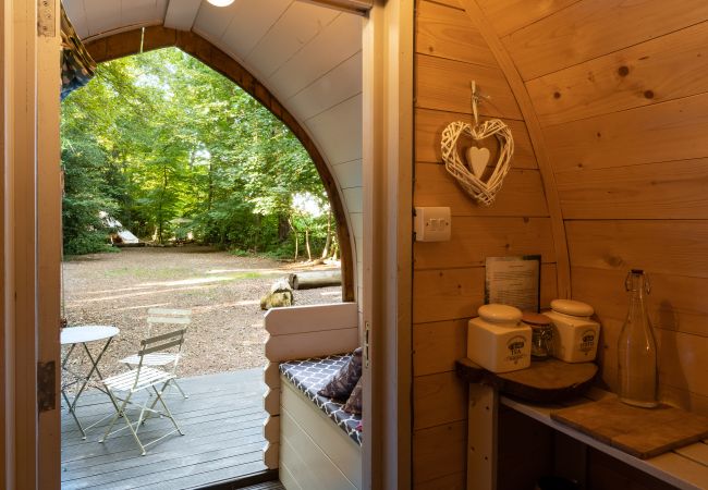 Chalet in Woolton Hill - Daisy Glamping Pod Chalet in Woolton Hill - Daisy Glamping Pod
