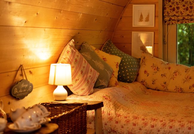 Chalet in Woolton Hill - Daisy Glamping Pod Chalet in Woolton Hill - Daisy Glamping Pod