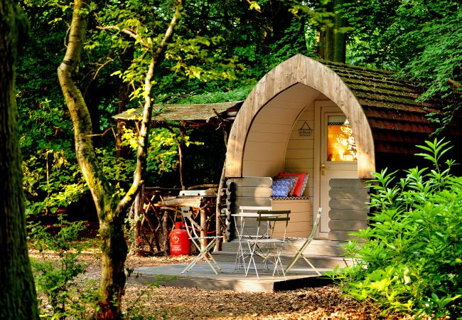 Chalet in Woolton Hill - Daisy Glamping Pod Chalet in Woolton Hill - Daisy Glamping Pod
