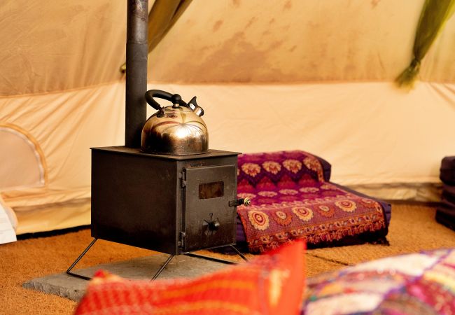 Chalet in Woolton Hill - Bedouin Bell Tent Chalet in Woolton Hill - Bedouin Bell Tent