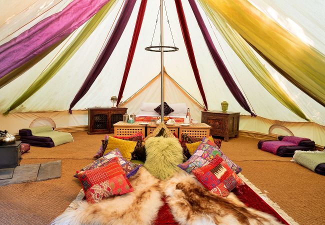Chalet in Woolton Hill - Bedouin Bell Tent Chalet in Woolton Hill - Bedouin Bell Tent