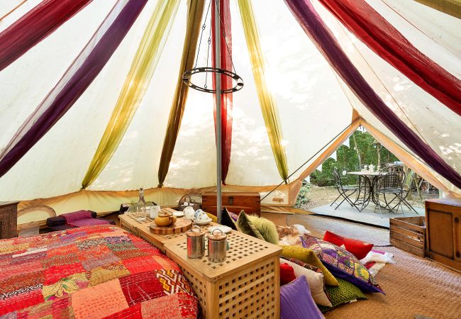 Chalet in Woolton Hill - Bedouin Bell Tent Chalet in Woolton Hill - Bedouin Bell Tent