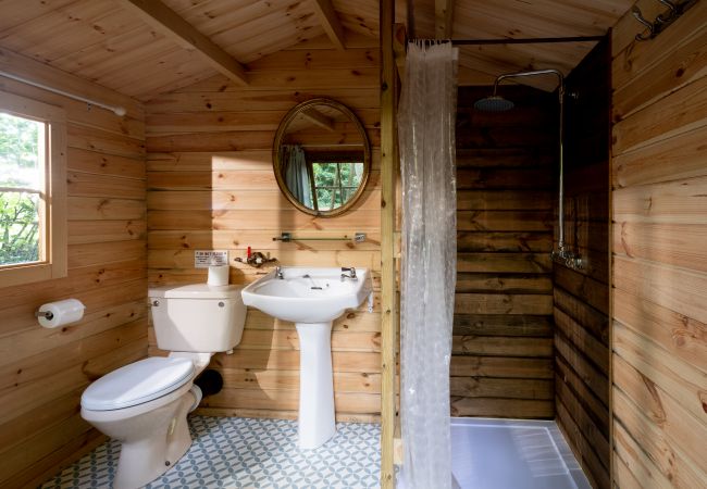 Chalet in Woolton Hill - Moroccan Bell Tent Chalet in Woolton Hill - Moroccan Bell Tent