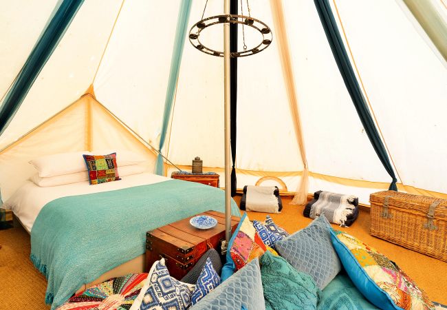 Chalet in Woolton Hill - Moroccan Bell Tent Chalet in Woolton Hill - Moroccan Bell Tent