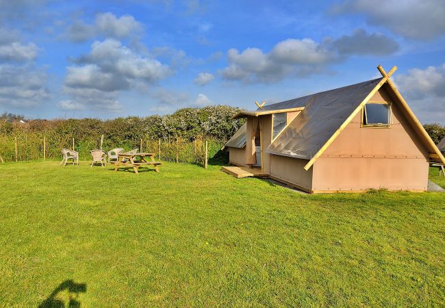 Chalet in Coverack - Godrevy Celtic Longhouse Tent