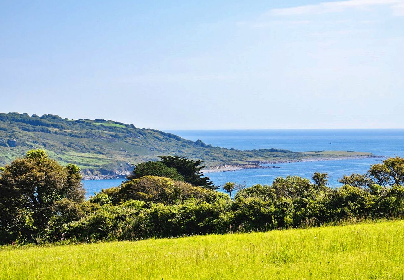 Chalet in Coverack - Godrevy Celtic Longhouse Tent