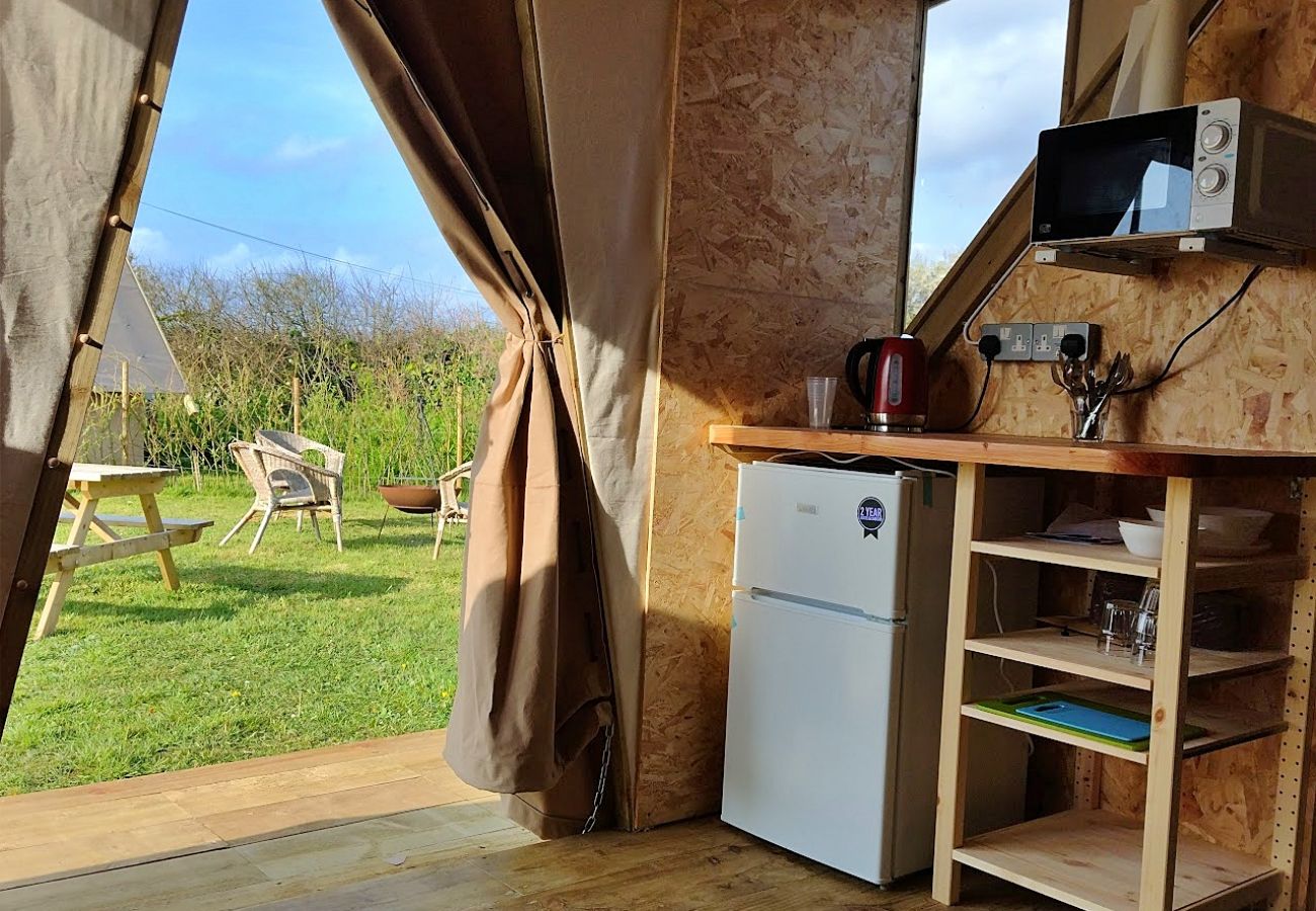 Chalet in Coverack - Godrevy Celtic Longhouse Tent