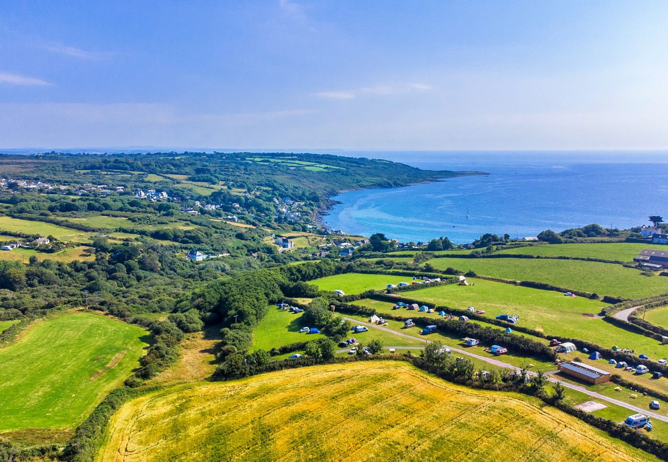 Chalet in Coverack - Downas Celtic Longhouse Tent