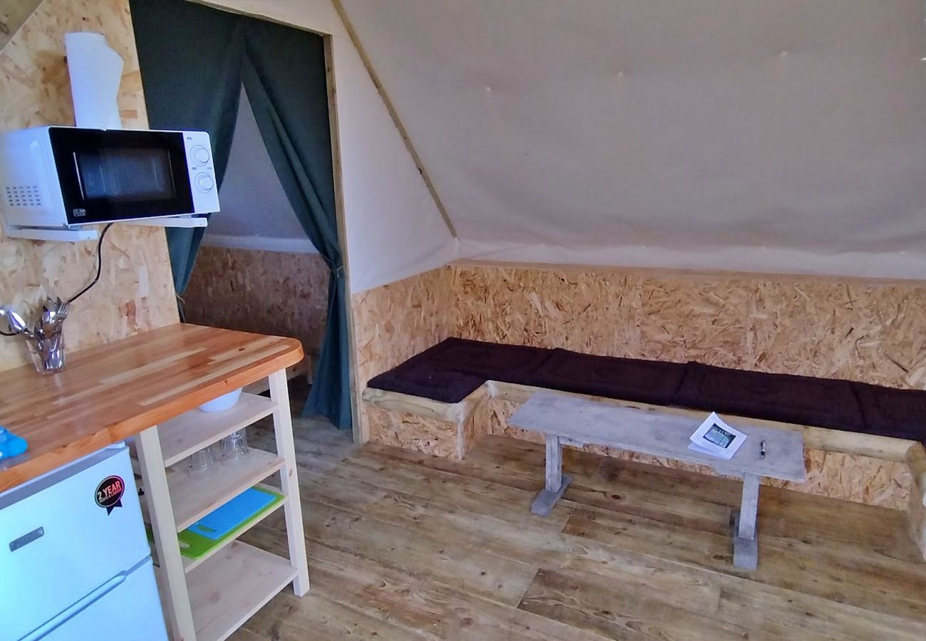 Chalet in Coverack - Meers Celtic Longhouse Tent