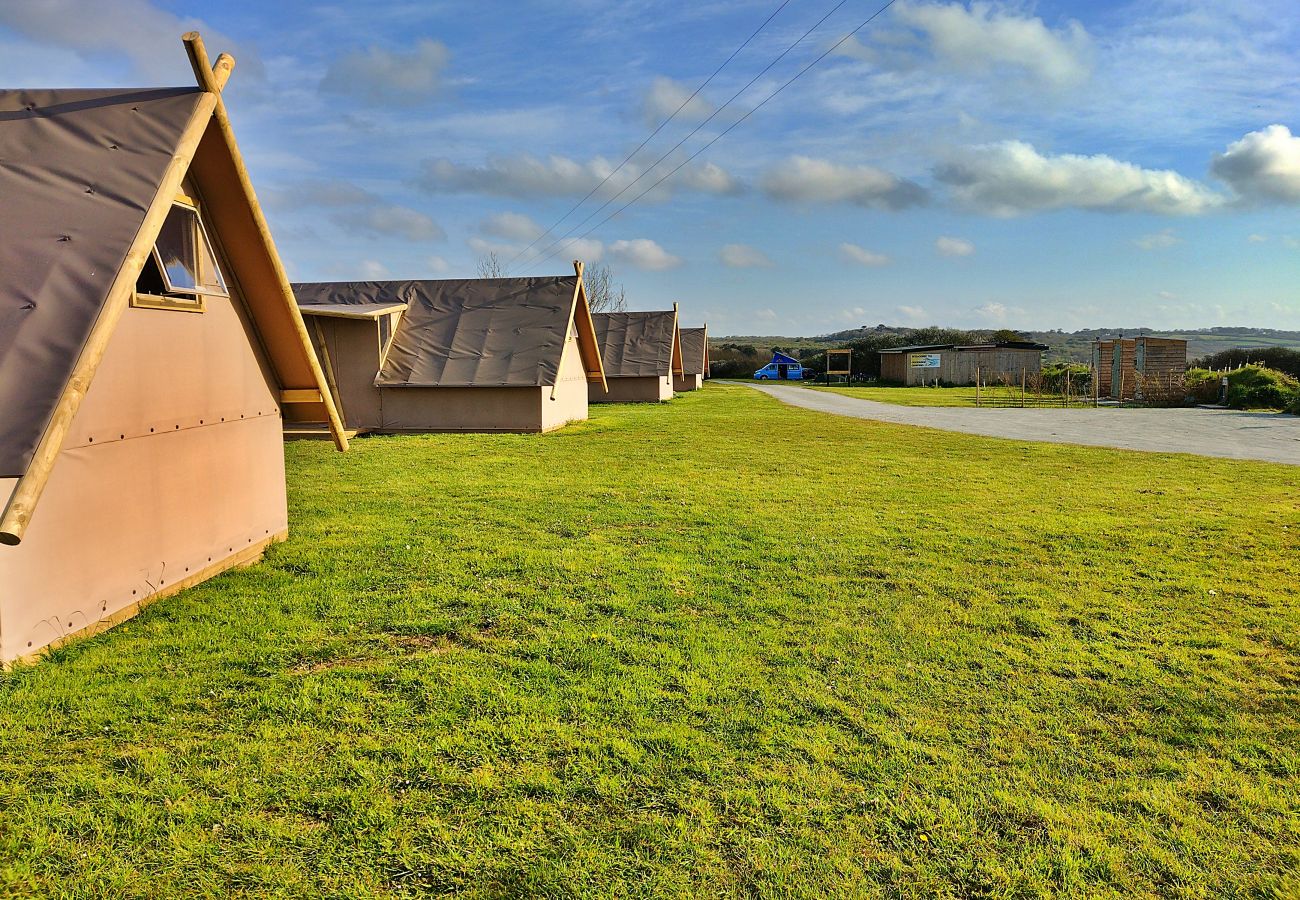 Chalet in Coverack - Meers Celtic Longhouse Tent