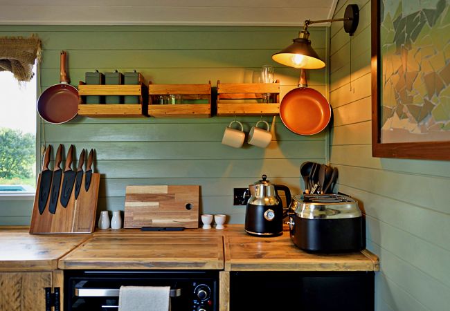 Chalet in Pwllheli - 'Joan' Shepherds Hut Chalet in Pwllheli - 'Joan' Shepherds Hut