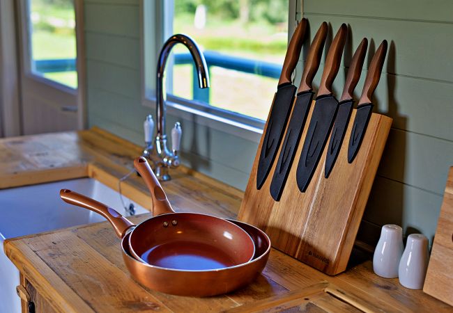 Chalet in Pwllheli - 'Joan' Shepherds Hut Chalet in Pwllheli - 'Joan' Shepherds Hut