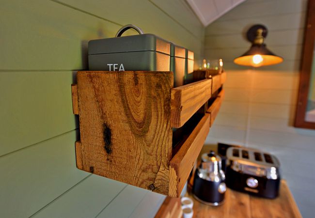 Chalet in Pwllheli - 'Joan' Shepherds Hut Chalet in Pwllheli - 'Joan' Shepherds Hut