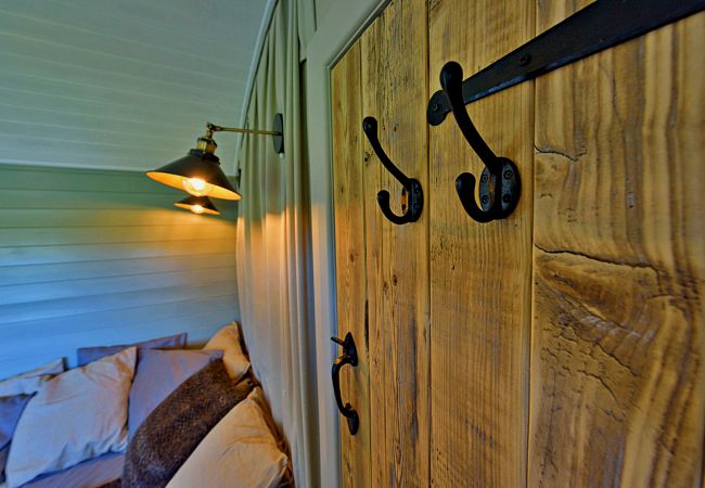 Chalet in Pwllheli - 'Joan' Shepherds Hut Chalet in Pwllheli - 'Joan' Shepherds Hut