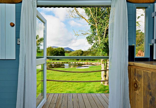 Chalet in Pwllheli - 'Susanna' Poachers Hut Chalet in Pwllheli - 'Susanna' Poachers Hut