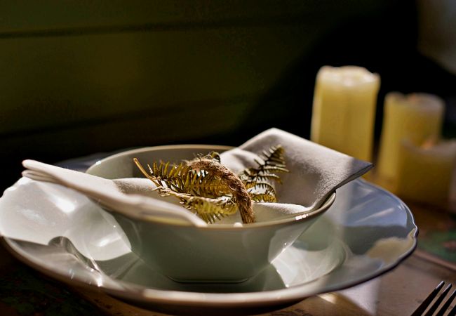 Chalet in Pwllheli - 'Angharad' Poachers Hut Chalet in Pwllheli - 'Angharad' Poachers Hut