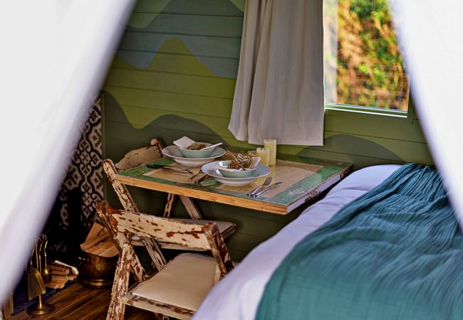 Chalet in Pwllheli - 'Angharad' Poachers Hut Chalet in Pwllheli - 'Angharad' Poachers Hut