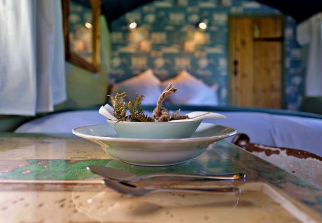 Chalet in Pwllheli - 'Angharad' Poachers Hut Chalet in Pwllheli - 'Angharad' Poachers Hut