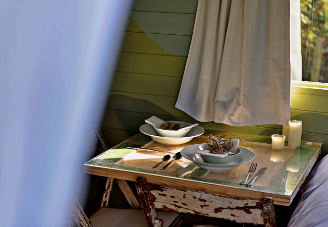 Chalet in Pwllheli - 'Angharad' Poachers Hut Chalet in Pwllheli - 'Angharad' Poachers Hut