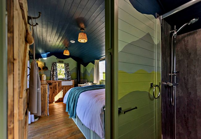 Chalet in Pwllheli - 'Angharad' Poachers Hut Chalet in Pwllheli - 'Angharad' Poachers Hut