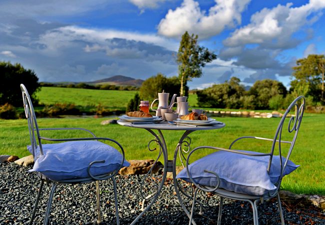 Chalet in Pwllheli - 'Angharad' Poachers Hut Chalet in Pwllheli - 'Angharad' Poachers Hut