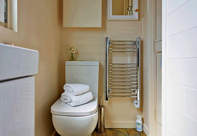 Chalet in Pwllheli - 'Marared' Gypsy Hut Chalet in Pwllheli - 'Marared' Gypsy Hut