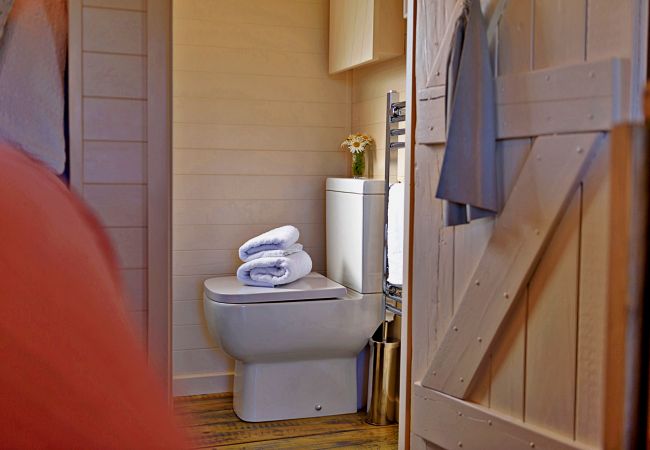 Chalet in Pwllheli - 'Marared' Gypsy Hut Chalet in Pwllheli - 'Marared' Gypsy Hut