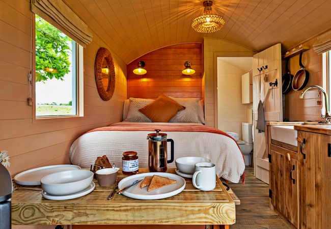 Chalet in Pwllheli - 'Marared' Gypsy Hut Chalet in Pwllheli - 'Marared' Gypsy Hut