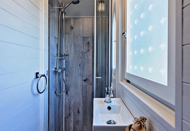 Chalet in Pwllheli - 'Elen' Gypsy Hut Chalet in Pwllheli - 'Elen' Gypsy Hut