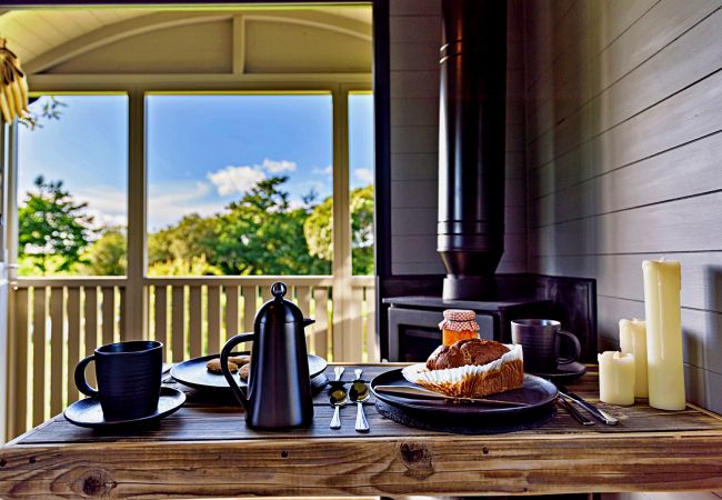 Chalet in Pwllheli - 'Elen' Gypsy Hut Chalet in Pwllheli - 'Elen' Gypsy Hut