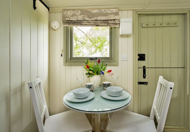 Cabin in Nordley - Hay and Hedgerow Glamping Cabin in Nordley - Hay and Hedgerow Glamping