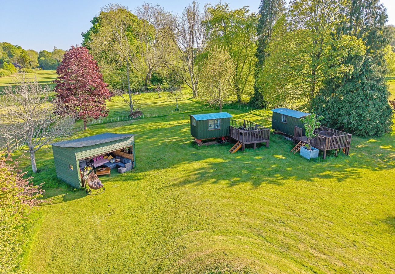 Chalet in Romsey - Shepherd's Hut at Hilltop Farm