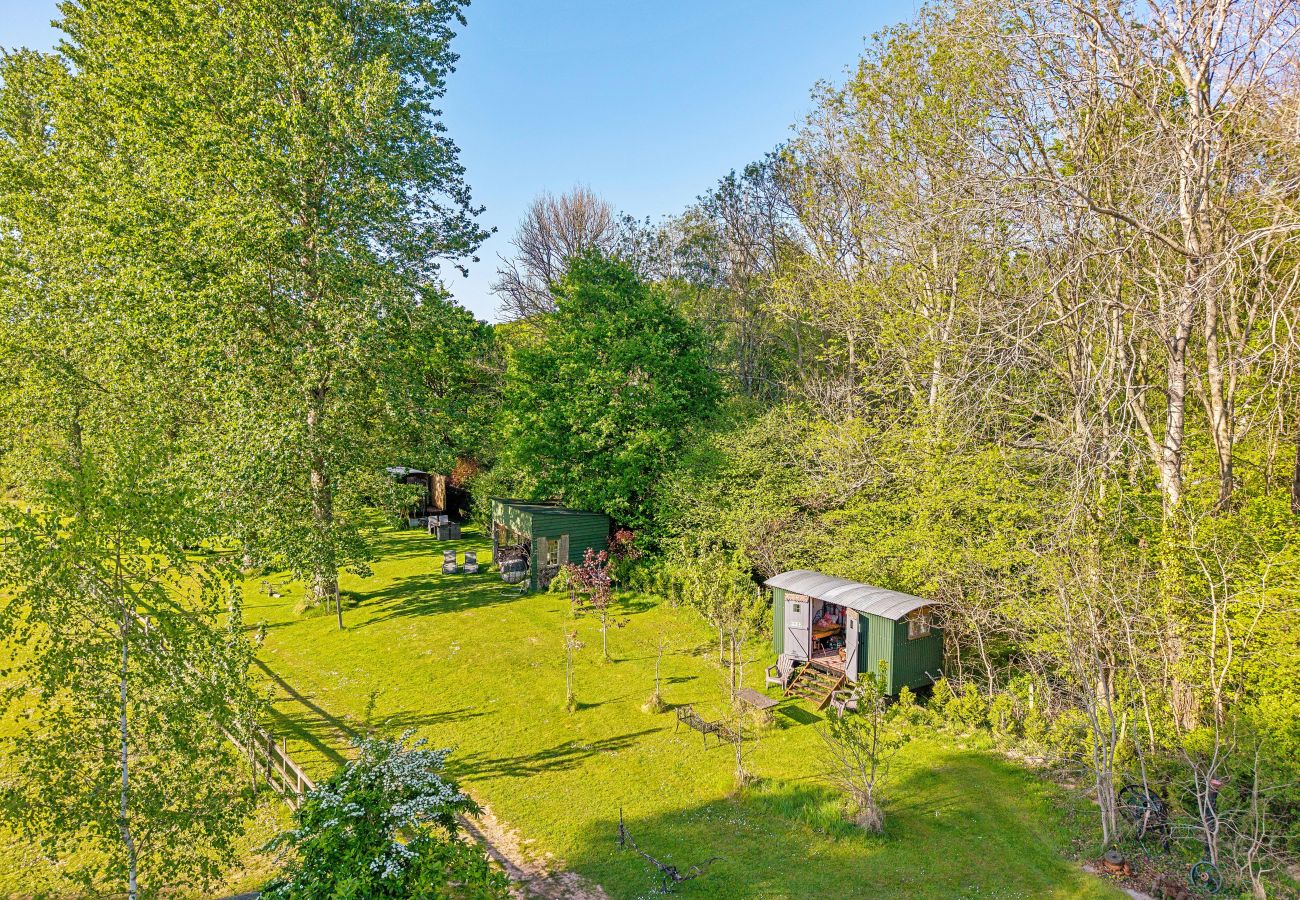 Chalet in Romsey - Shepherd's Hut at Hilltop Farm