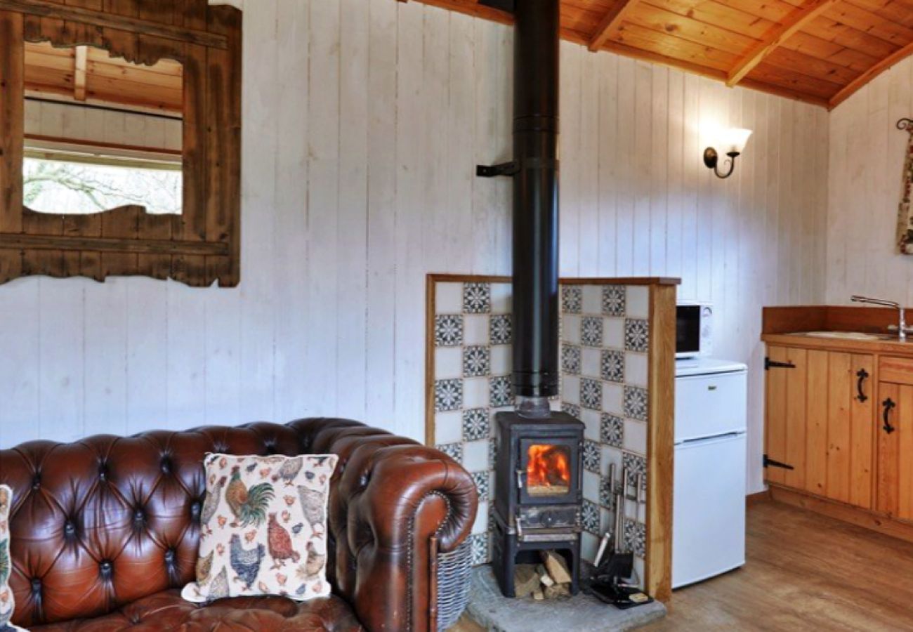 Chalet in Shrewsbury - Shepherd's Retreat at Morrells Wood