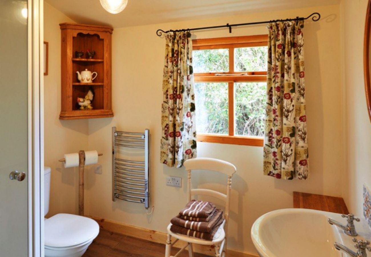 Chalet in Shrewsbury - Shepherd's Retreat at Morrells Wood