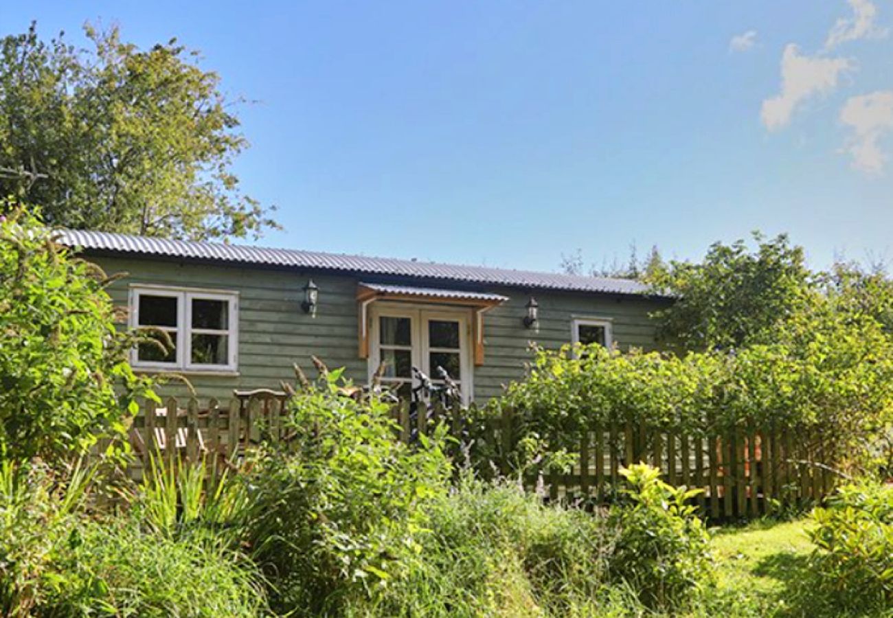 Chalet in Shrewsbury - Shepherd's Retreat at Morrells Wood