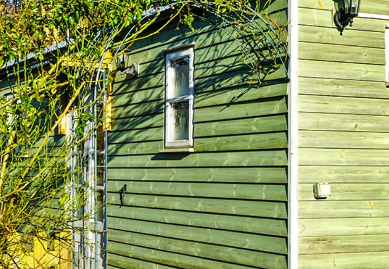 Chalet in Shrewsbury - Shepherd's Retreat at Morrells Wood