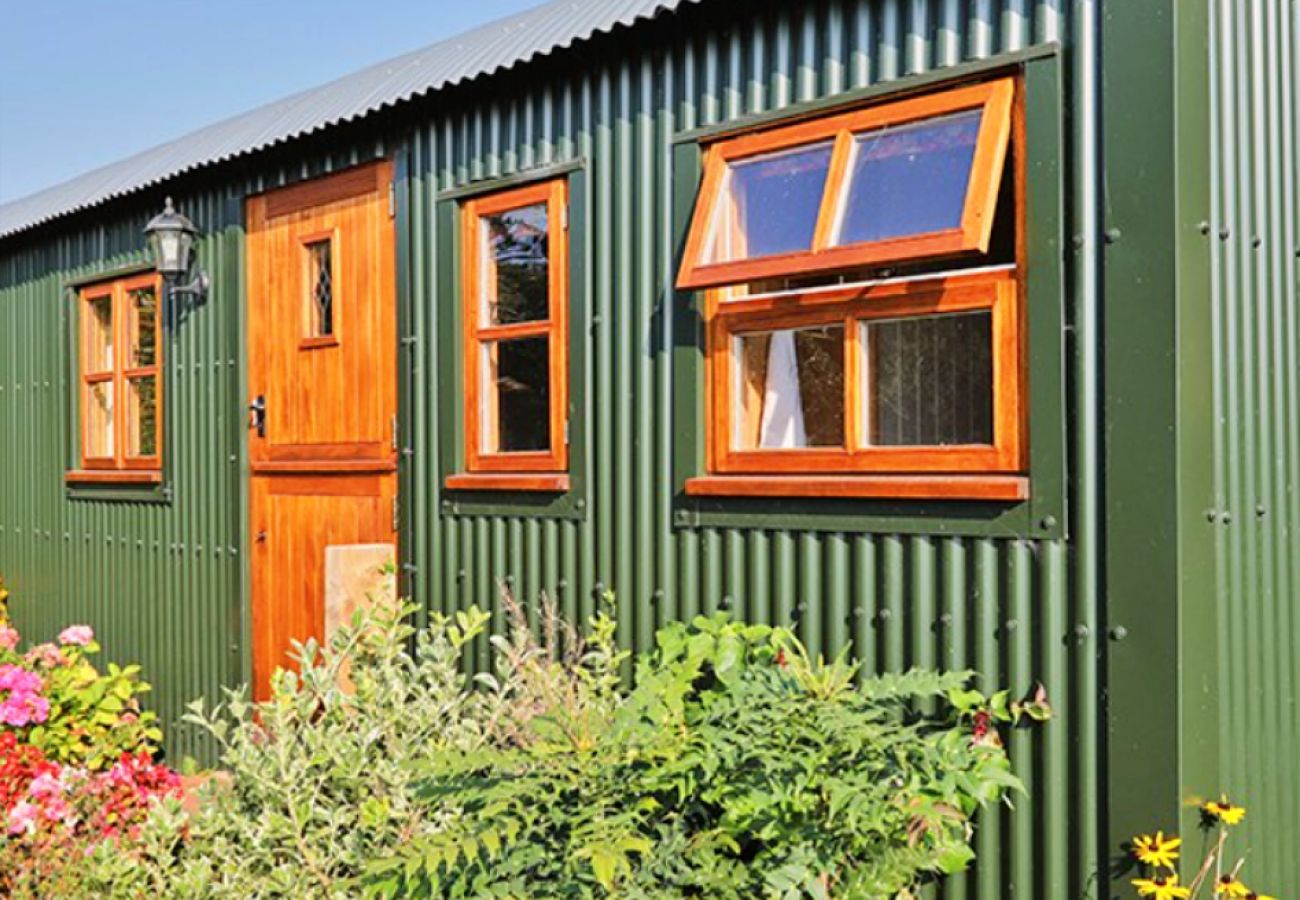 Chalet in Shrewsbury - Shepherd's Lodge at Morrells Wood
