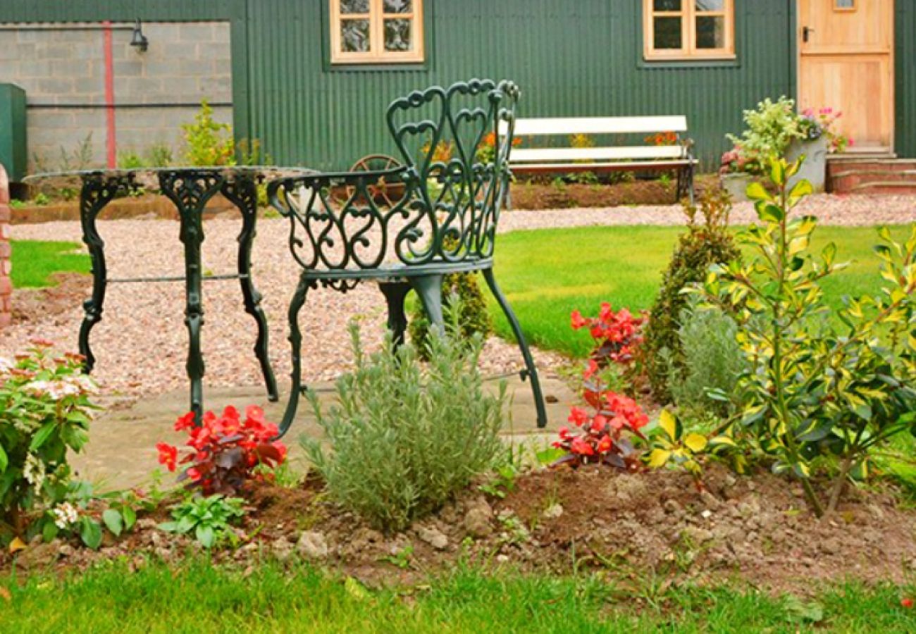Chalet in Shrewsbury - Shepherd's Lodge at Morrells Wood