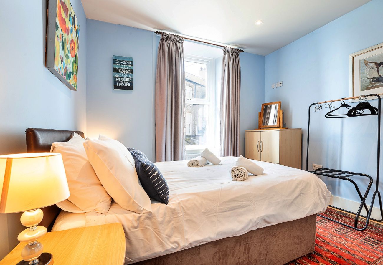 Apartment in Beaumaris - Waters Edge at Gadlys House