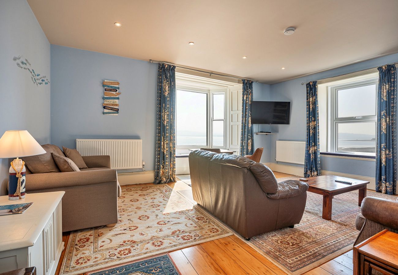 Apartment in Beaumaris - Waters Edge at Gadlys House