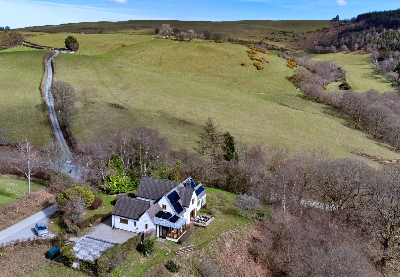 House in Llanidloes - Cwmfron House