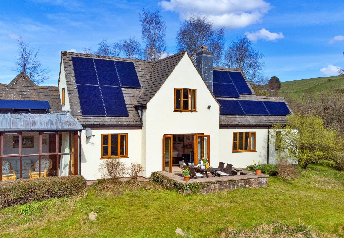 House in Llanidloes - Cwmfron House