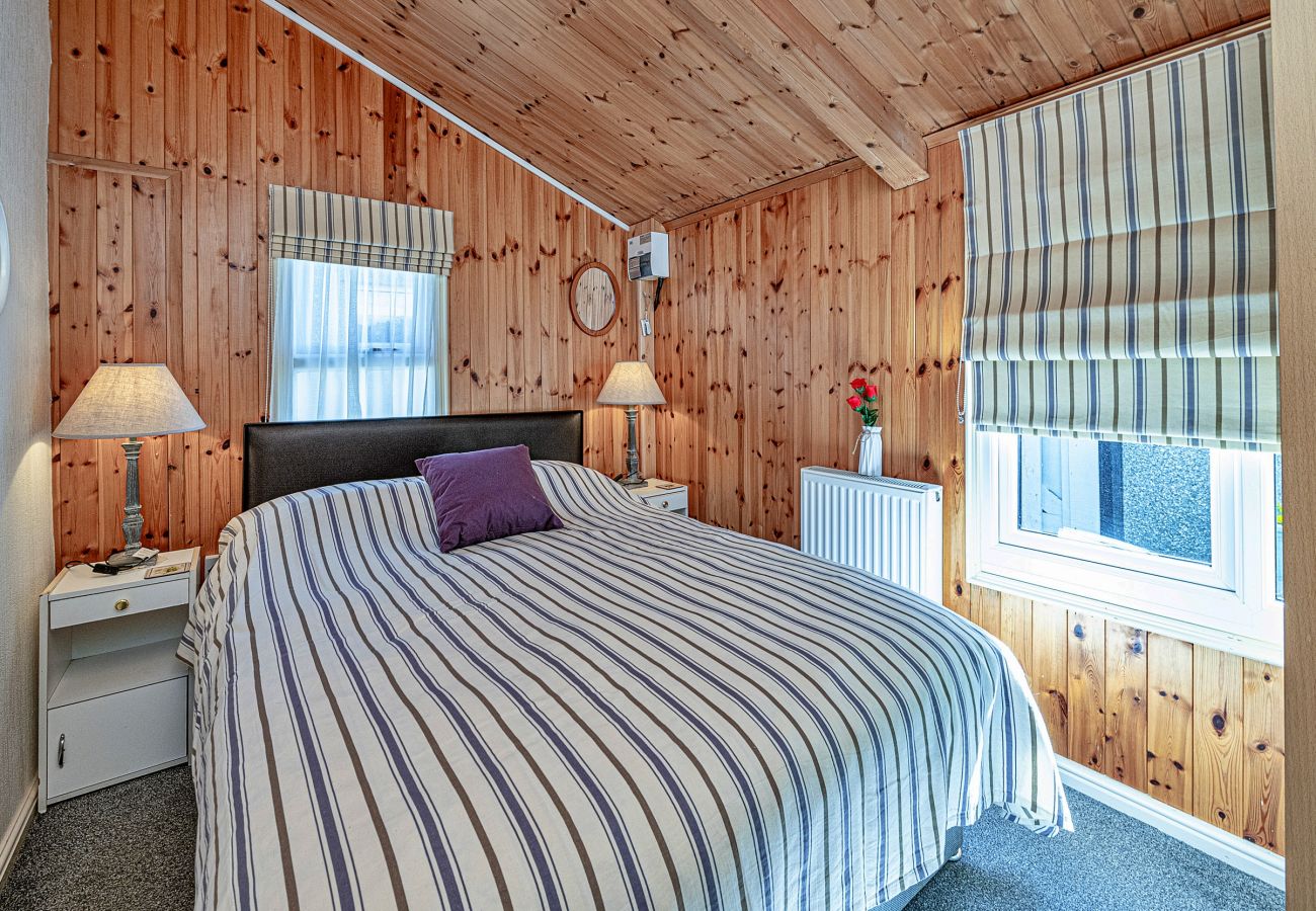 Cabin in Aberdesach - Bimbadeen Lodge