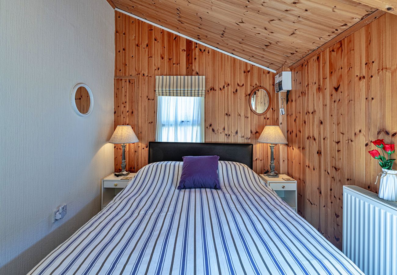 Cabin in Aberdesach - Bimbadeen Lodge