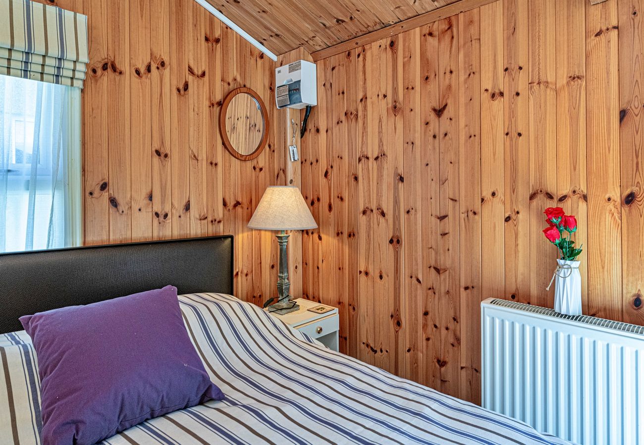 Cabin in Aberdesach - Bimbadeen Lodge