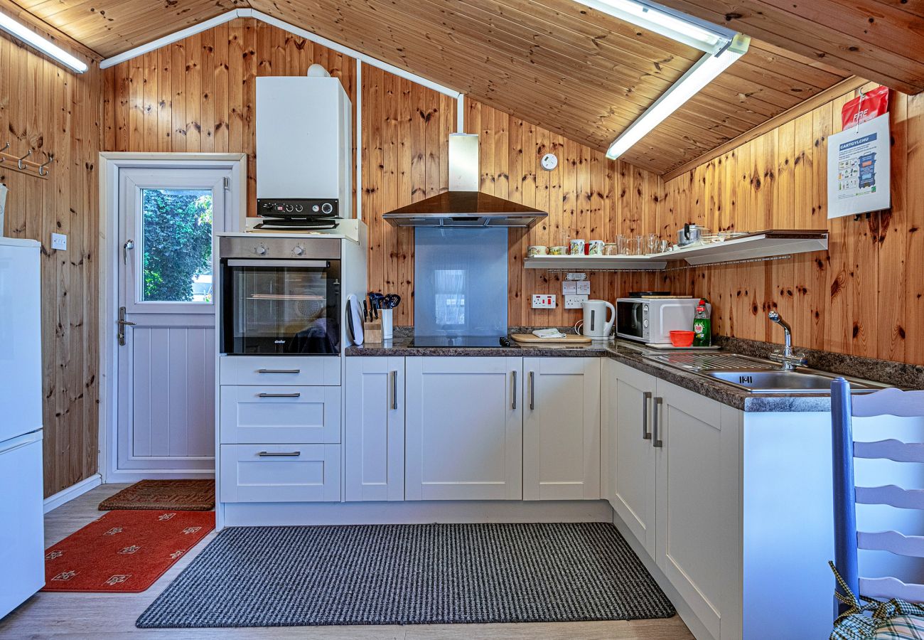 Cabin in Aberdesach - Bimbadeen Lodge