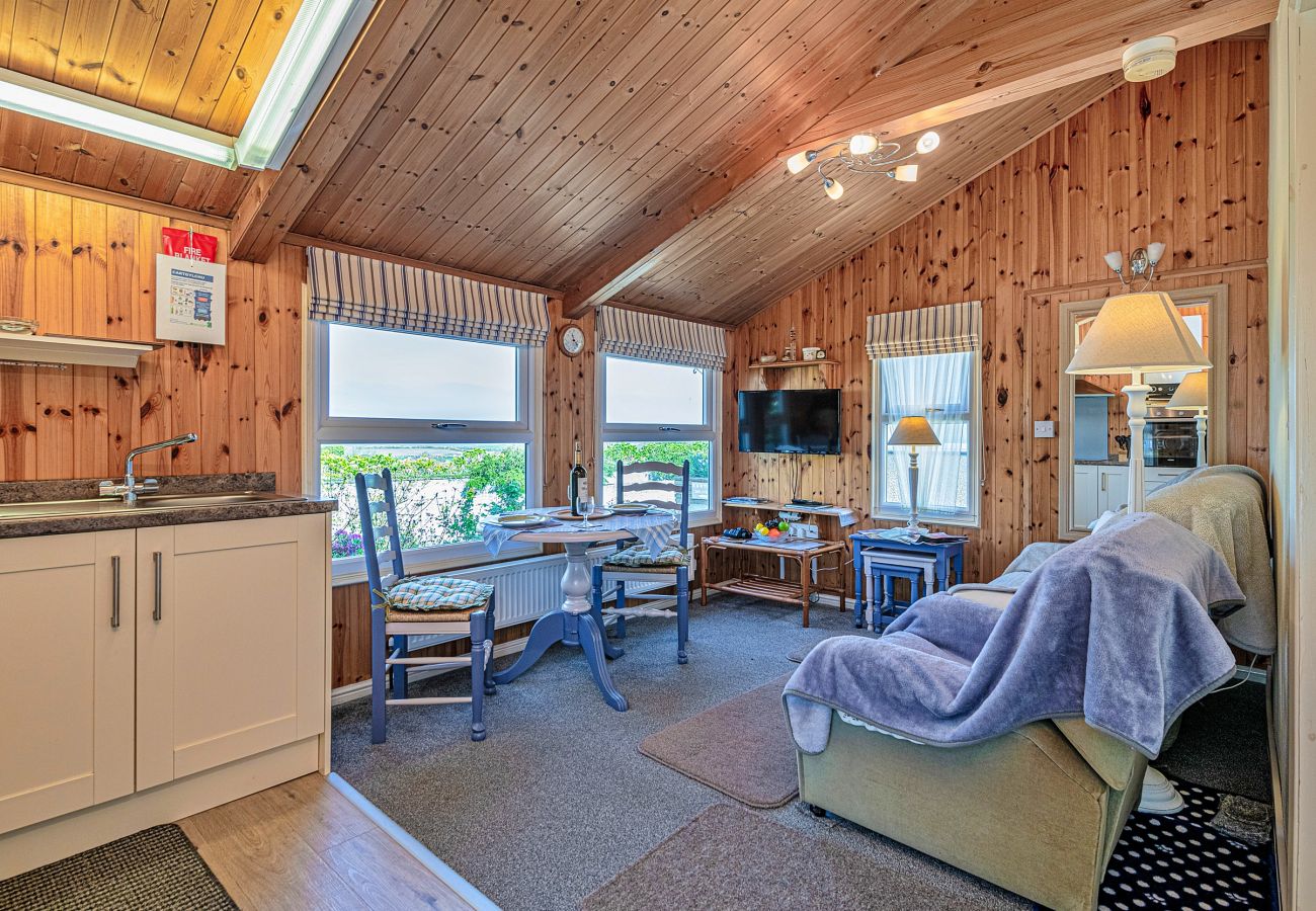 Cabin in Aberdesach - Bimbadeen Lodge